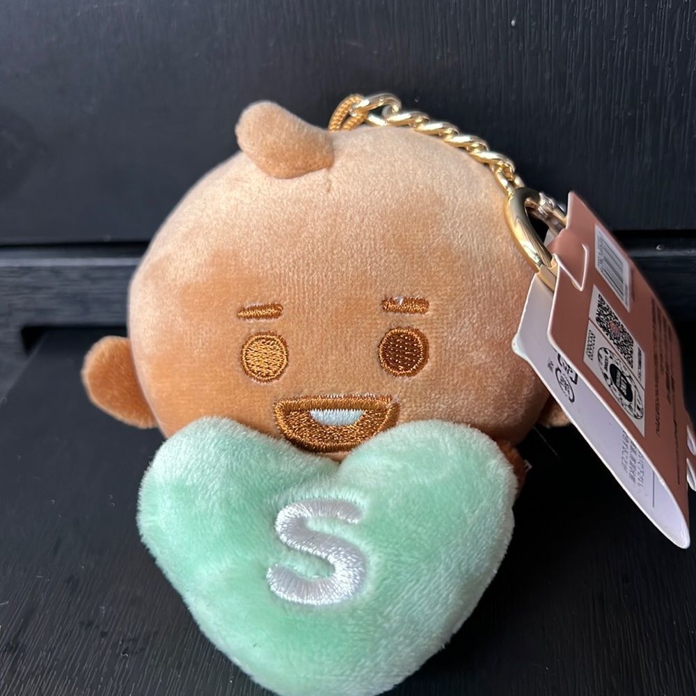 New with tags - BT21 JAPAN] Reel Key Holder